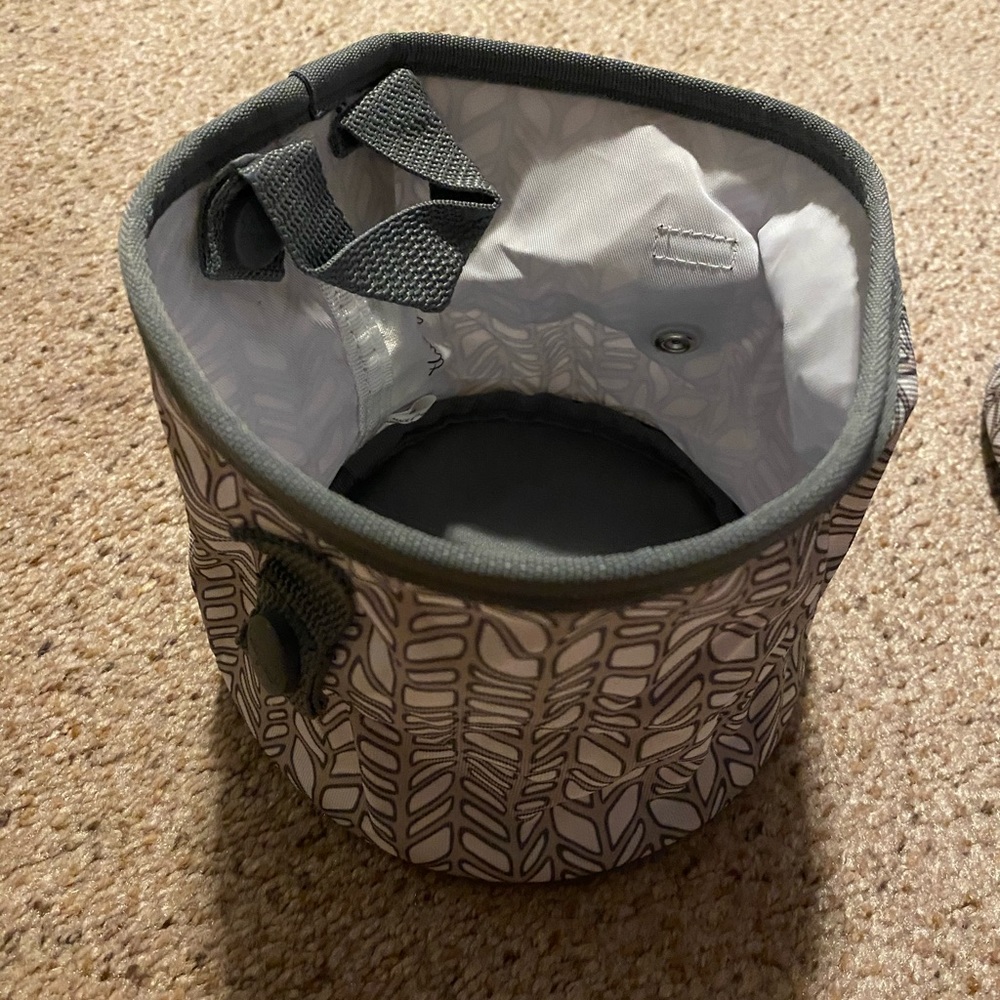 Two mini bins - Picture 3 of 3